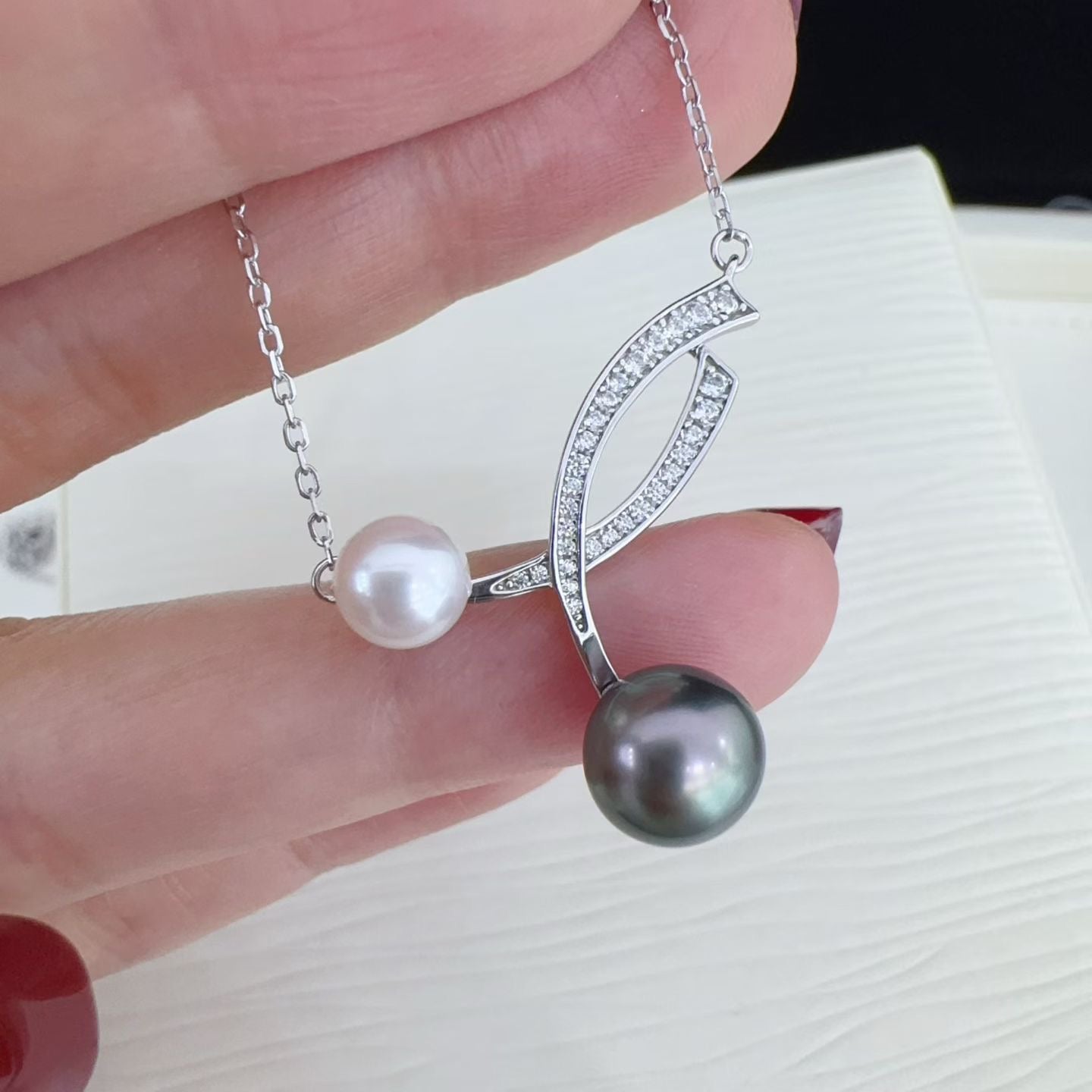 Necklace- Freshwater pearl and black Tahitian pearl with s925
