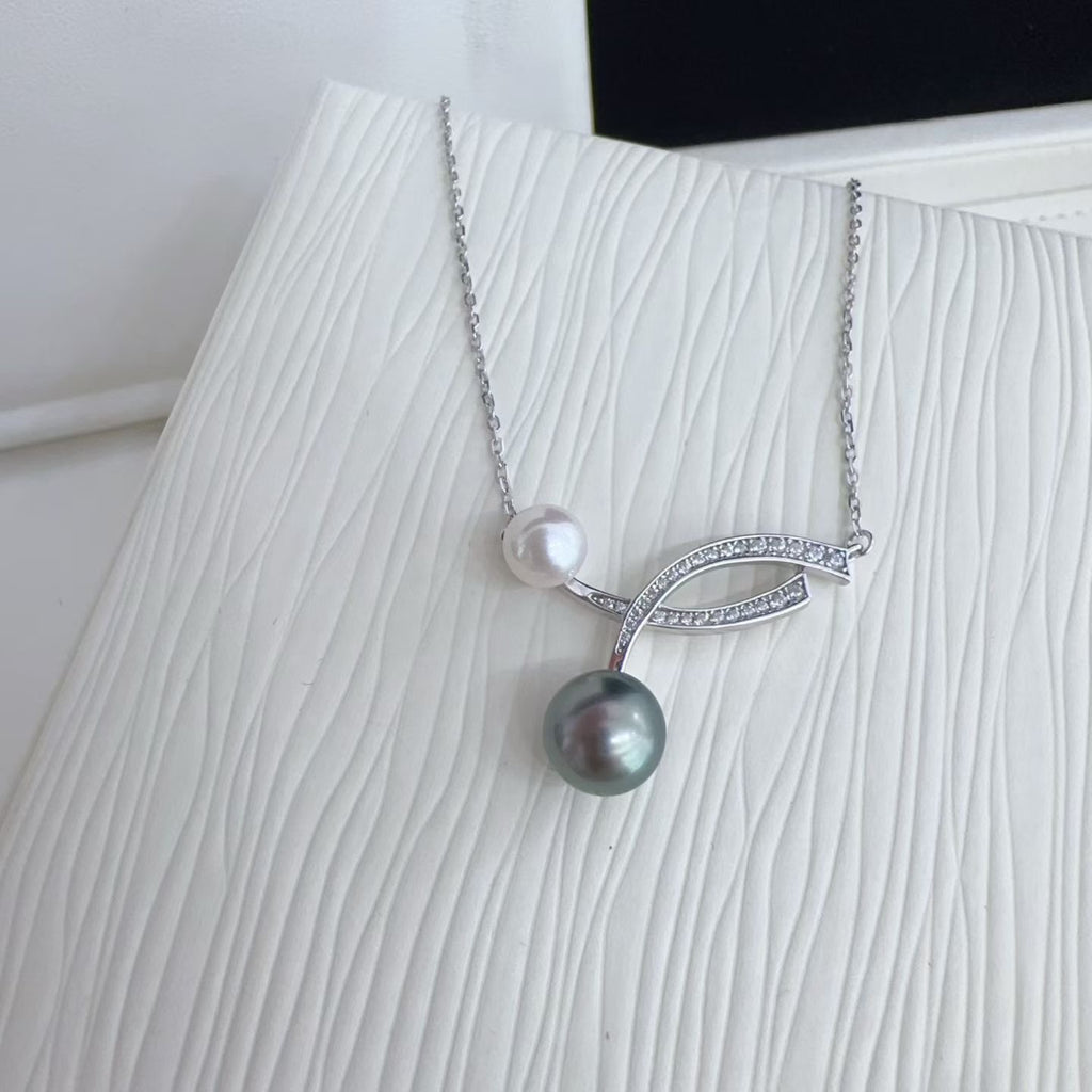 Necklace- Freshwater pearl and black Tahitian pearl with s925