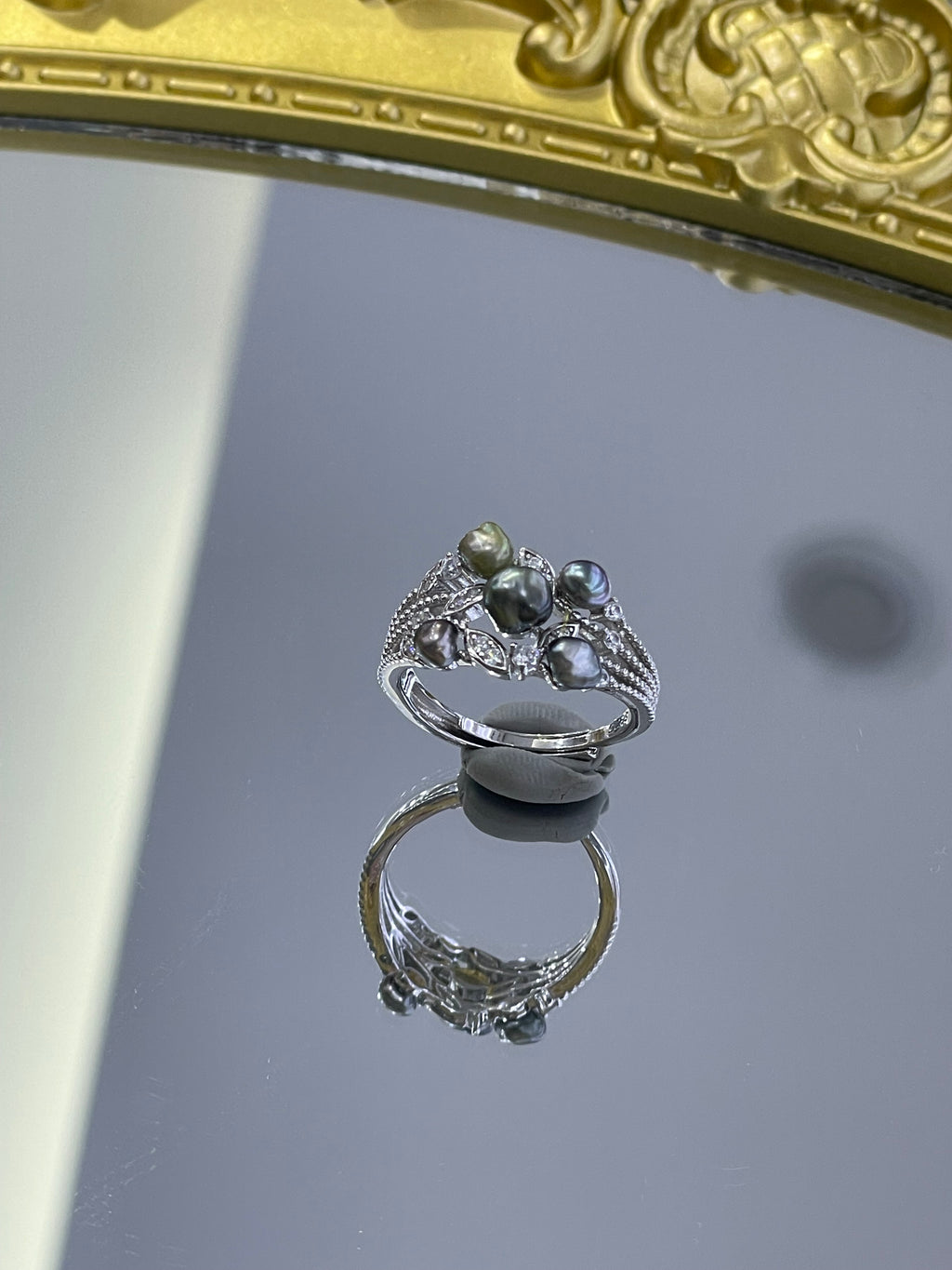 Ring- Black Tahitian keshi pearls ring with s925